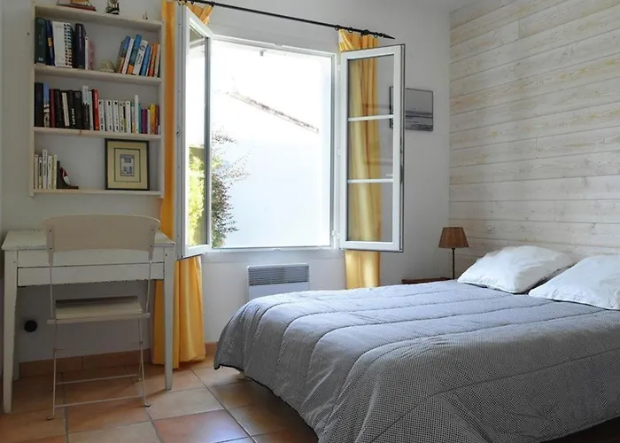 Maison Spacieuse Avec Jardin, Cheminée, Internet Et Lits Faits à L'arrivée - Les Portes-en-ré - Fr-1-434-10 Les Portes-en-Re