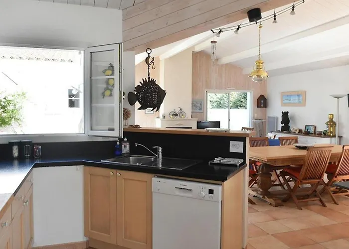 Maison Spacieuse Avec Jardin, Cheminee, Internet Et Lits Faits A L'arrivee - - Fr-1-434-10